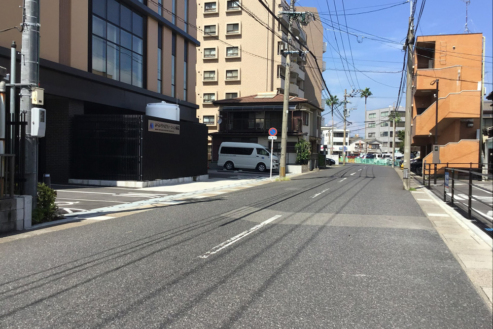 病院東側入口